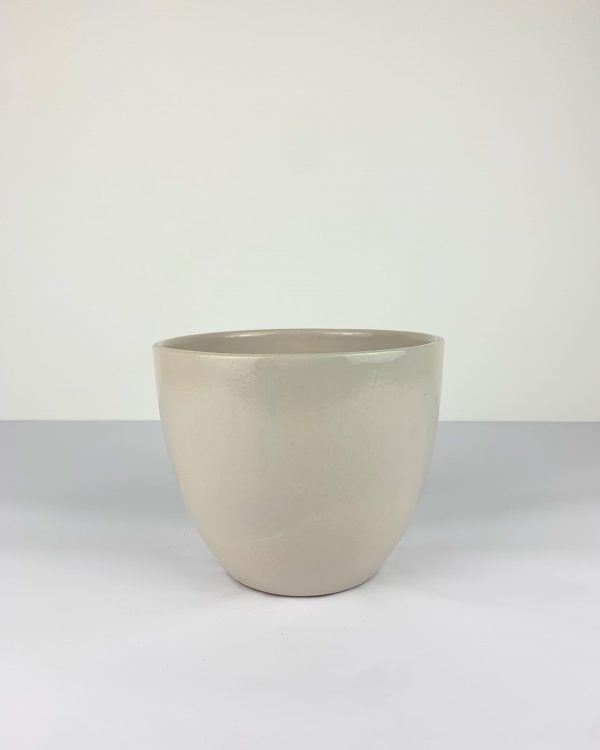 Offwhite glazed pot